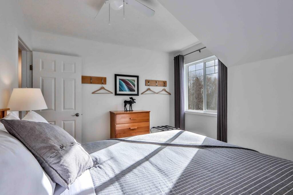 Apartamento Big Mountain Views - Bright 2-Story Corner Unit Canmore Exterior foto