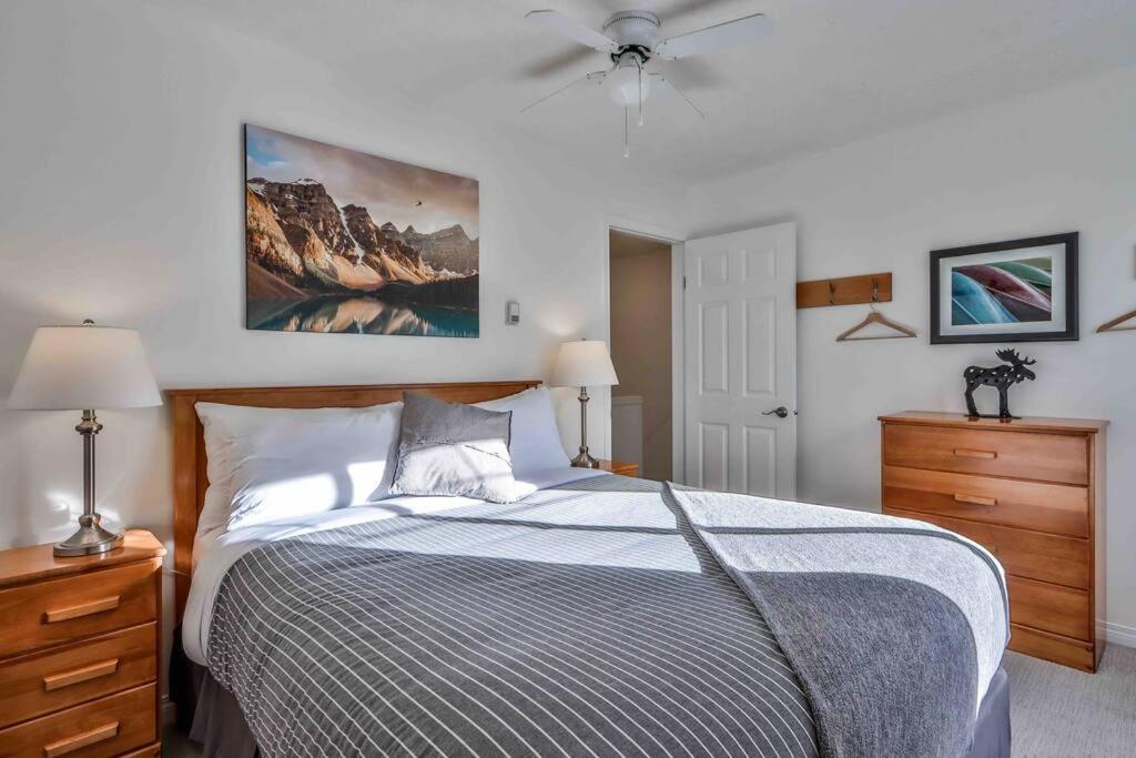 Apartamento Big Mountain Views - Bright 2-Story Corner Unit Canmore Exterior foto