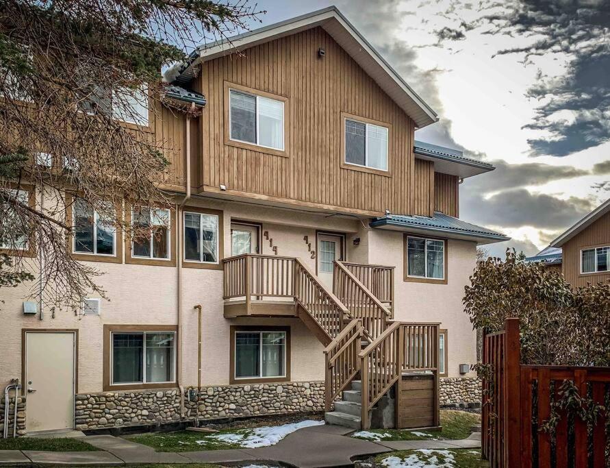Apartamento Big Mountain Views - Bright 2-Story Corner Unit Canmore Exterior foto
