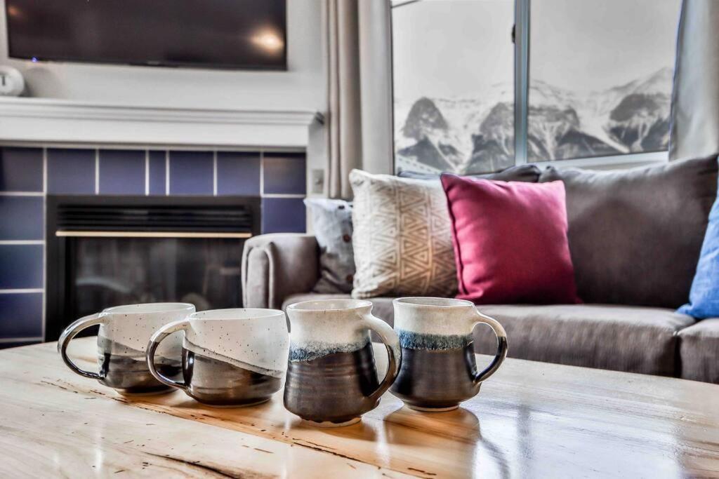 Apartamento Big Mountain Views - Bright 2-Story Corner Unit Canmore Exterior foto