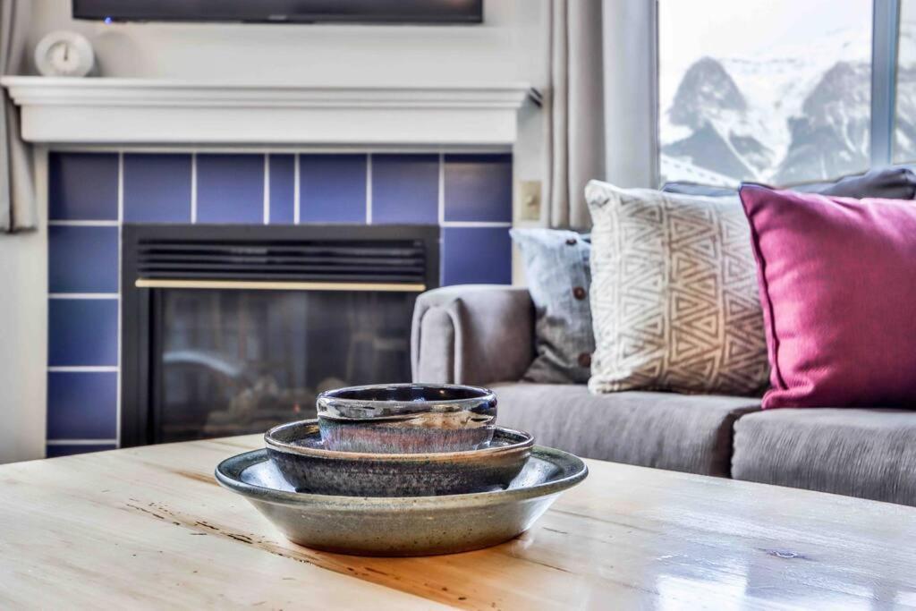 Apartamento Big Mountain Views - Bright 2-Story Corner Unit Canmore Exterior foto